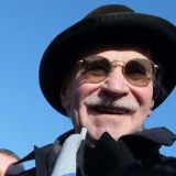 90-летний Иван Краско склонил голову на могиле сына: Прохладненько тебе тут...