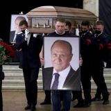 Стало известно о странном ЧП на похоронах Меньшова