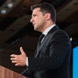 Аналитик Петров: Зеленский постепенно 