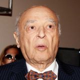 На могиле Этуша появился памятник совершенно другому человеку