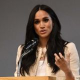 Лишившийся папиных денег принц Гарри отправил только родившую Маркл работать