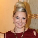 Сочная булочка: в Сети появилось видео стонущей от удовольствия Максаковой в белье