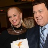 Зачем Нелли Кобзон попыталась отдать волосы покойного мужа другому артисту