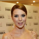 Раздевшуюся Подольскую обвинили в фальши