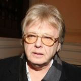 Тяжело говорить: помощник сообщил о состоянии госпитализированного Антонова