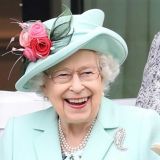 Королева готовит беспощадную месть для Меган Маркл и принца Гарри