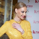 Ходченкова появилась раздетой в публичном месте