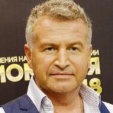 По стопам Киркорова: мокрый Агутин оголил свое дряблое тело для фото