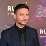 Лазарев публично разрыдался на всю страну: Довела молодая 