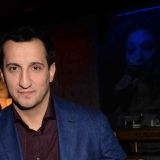 К опьяненному славой и деньгами актеру 