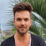 Панайотов ушел от молодой жены в другую квартиру