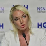 Волочкову застукали за непристойным занятием под окнами соседей