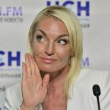 После испражнений под окнами Волочкова озвучила прайс на попадание в свои трусы