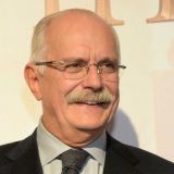 19-летняя внучка Михалкова выросла настоящей красавицей