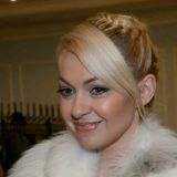 Яна Рудковская решила поставить жирную точку: У меня плоская грудь – это сильно!