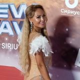 Всегда готова: взмокшая Калашникова заявилась к Крутому без трусов