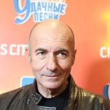 Сделал предложение на третьем свидании: названы причины краха семьи Крутого