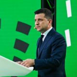 Политолог Березовец: Зеленский вылетел в США со скандалом