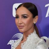 Брошенка Бузова умоляет найти своего первого парня