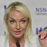 Начинающую певицу Волочкову отправили представлять Россию на 