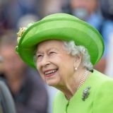 Принц Чарльз заживо похоронил Елизавету II