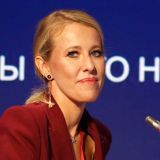 Оплеванная Собчак огрызнулась певице Славе