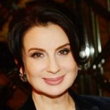 Заведенная Стриженова показала свои помидорчики