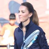 Показавшая формы в мини-юбке Миддлтон сорвалась