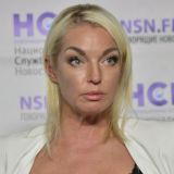 Волочкова выставила на всеобщее обозрение почерневшие ноги