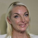 Любовник вцепился в интимное место Волочковой: Похотливые ручонки