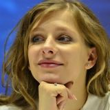 С сыном наперевес: как Арзамасова справляется с ролью матери 