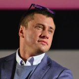 Прилучный у всех на виду схватил за грудь 
