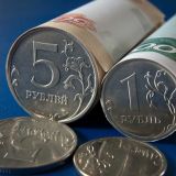 Доллар и евро будут еще дешевле: аналитики предсказали рост курса рубля
