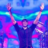 Сбежавший от жены Иглесиас растряс детородный орган