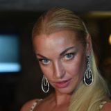 Игривая Волочкова обнажила светлый пушок между ног: Должно быть стыдно