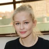 Были только привитые: известный актер закатил вечеринку для вернувшейся Пересильд