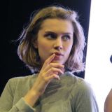 Разведенка Мельникова доверила детей чужому мужику