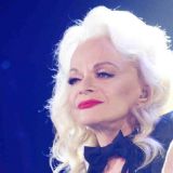 Долго ждали скорую помощь: потерявшую сознание Долину на руках унесли со сцены