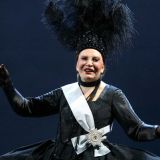 C канистрой под платьем и со спичками в руках: 81-летняя Максакова потрясла Москву 