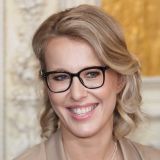 Возбужденная Собчак сорвала одежду с солиста 