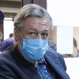 Тонны посылок и деньги от пенсионерок: Михаил Ефремов отметил 58-летие в тюрьме