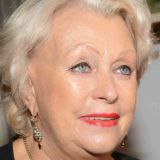 Под венец с интересным мужчиной: цветущая Поргина наделала шуму в бело-золотом наряде