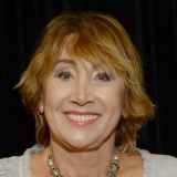 Облившая помоями Бузову 66-летняя Копенкина вышла на люди в стрингах