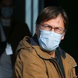 Почему люди без масок не заражаются COVID-19 – объяснил врач Фадеев