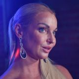 Брала кредиты и занимала у друзей: известная актриса вслед за Волочковой лишилась денег