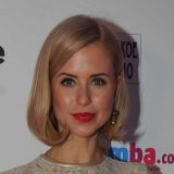 Пришила: Карпович шокировала переменой внешности после слухов о тяжелом расстройстве