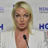 Парящая в воздухе Волочкова вспомнила свой позор: Это не под собственную елочку пописать