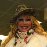 Супруга возлюбленного врезала Распутиной после скандала с детьми: Она вас сама грохнет!