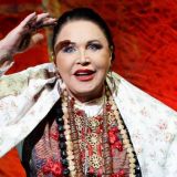 Молодящаяся пенсионерка Бабкина довела россиян до экстаза: Розовые кудри и игривый вид