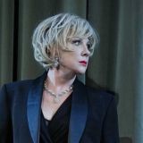 Растрепанную пенсионерку Яковлеву застукали в объятиях пылкого мужика 